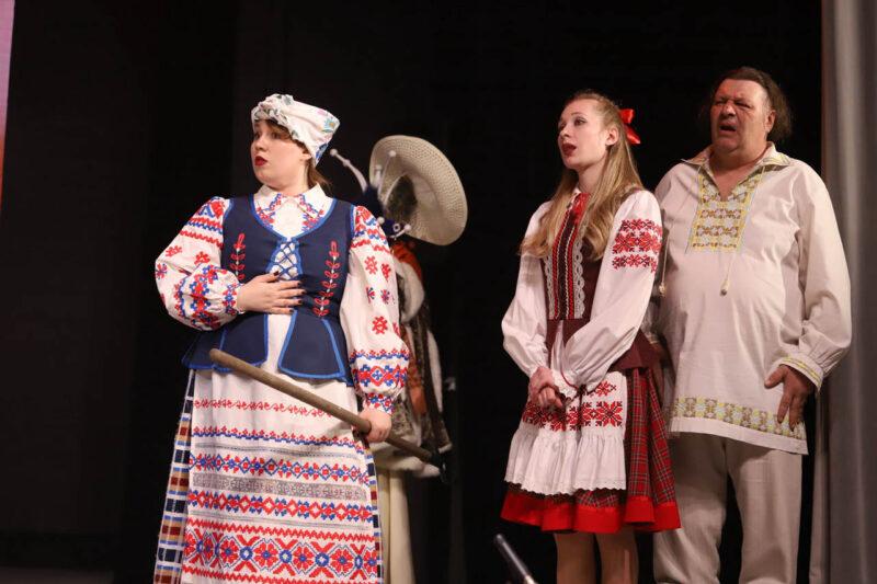 Заслуженному любительскому коллективу Республики Беларусь театра имени Урсулы Радзивилл — 75 лет!