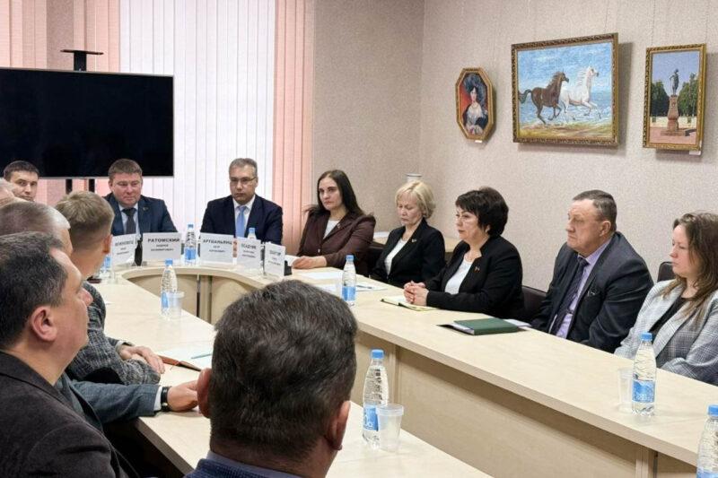 Первый заместитель Министра экономики Иван Вежновец встретился с предпринимателями Несвижского района