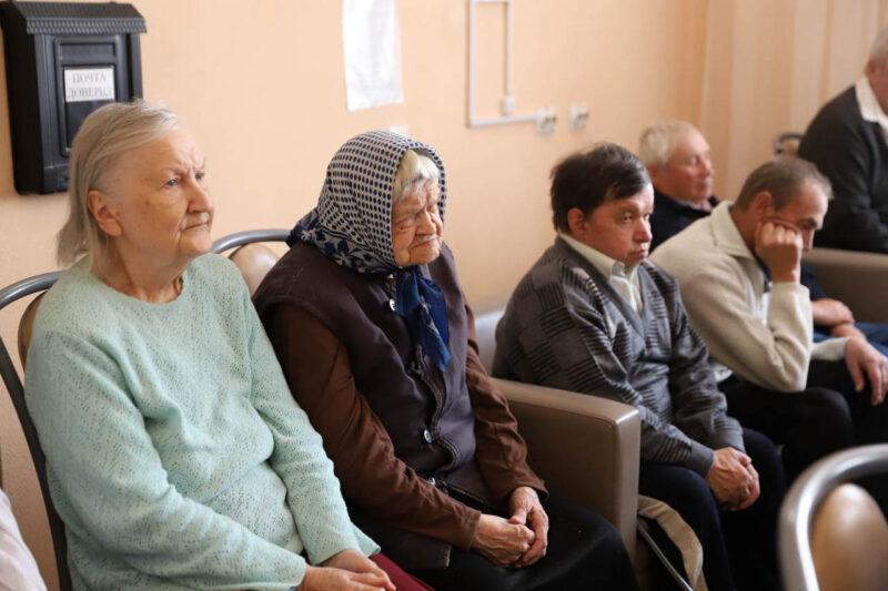 Благотворительная акция «Подари радость ближнему» прошла в Несвижском социальном пансионате «Берёзка»