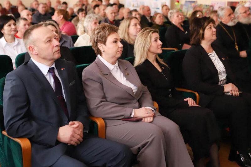 Благотворительная акция «Подари радость ближнему» прошла в социальных учреждениях Несвижины