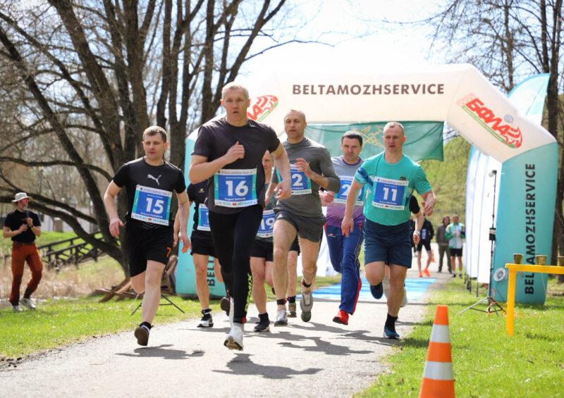 В городском парке Несвижа состоялся чемпионат таможенных органов по легкоатлетическому кроссу