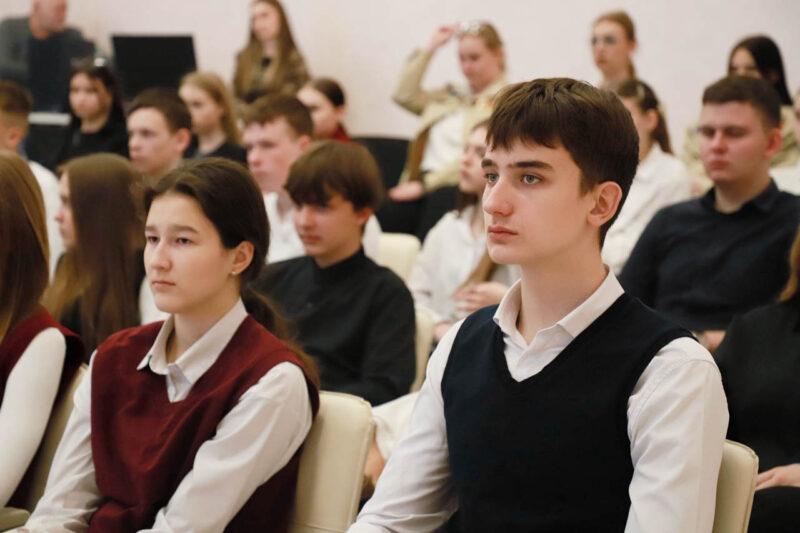 Путь к первой работе и самореализации: в Несвиже стартовала Республиканская молодежная ярмарка вакансий