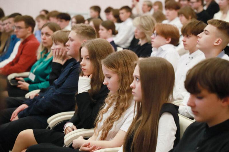 Путь к первой работе и самореализации: в Несвиже стартовала Республиканская молодежная ярмарка вакансий