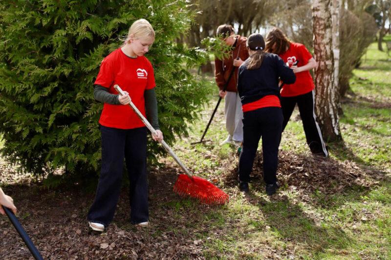 В Несвиже стало чище и зеленее благодаря добрым сердцам! Фотофакт