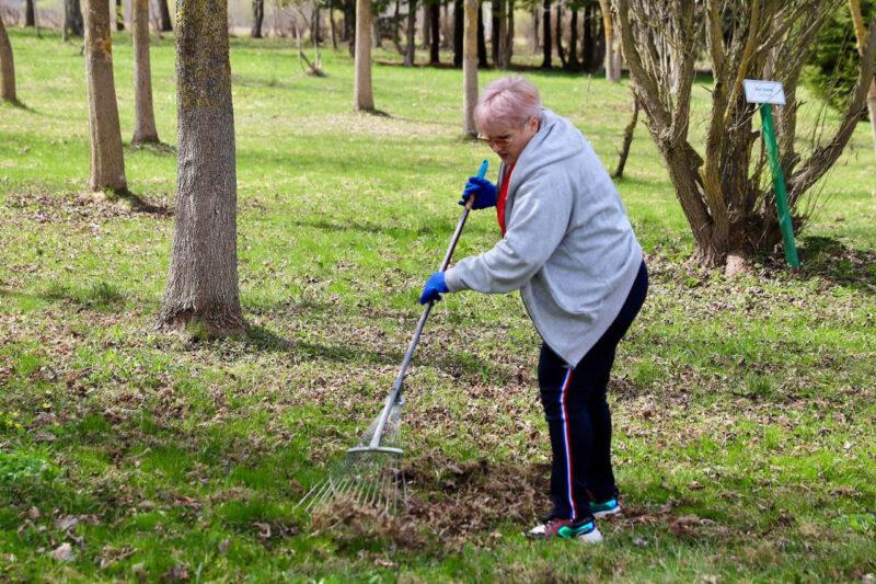 В Несвиже стало чище и зеленее благодаря добрым сердцам! Фотофакт