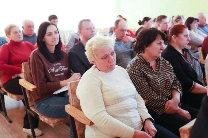 Диалог о развитии и качестве жизни: Андрей Ратомский встретился с трудовым коллективом ОАО «Лань-Несвиж»