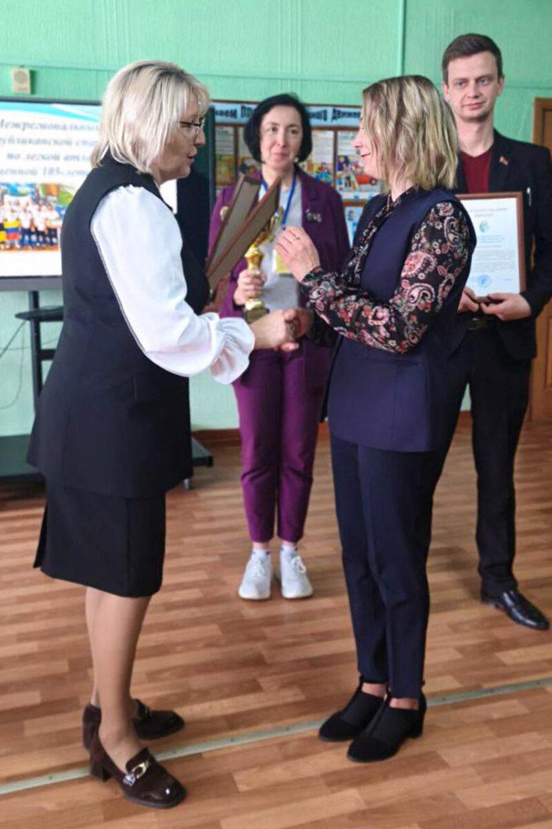 Команда педагогов Несвижского района в областной профсоюзной спартакиаде завоевала 2 общекомандное место