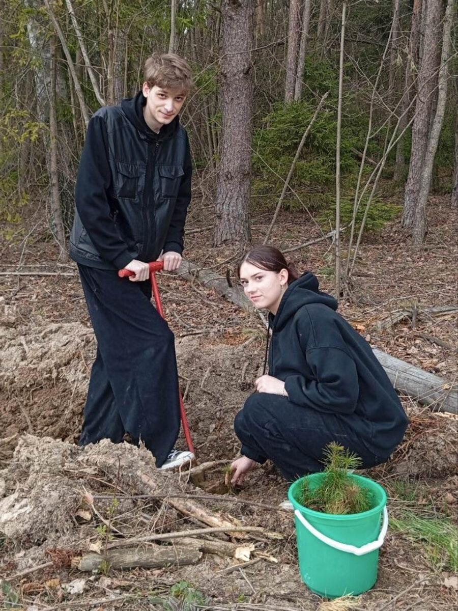 Молодёжь Несвижчины поддержала республиканскую акцию «Лес! Добро! Порядок!». Фотофакт