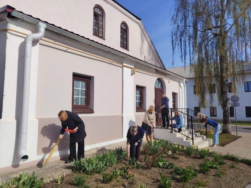Труд на благо родной земли! На Несвижчине прошёл республиканский и районный субботник