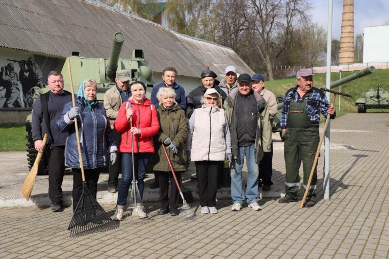 Труд на благо родной земли! На Несвижчине прошёл республиканский и районный субботник
