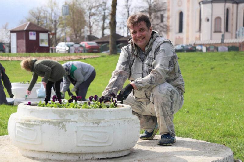 Труд на благо родной земли! На Несвижчине прошёл республиканский и районный субботник