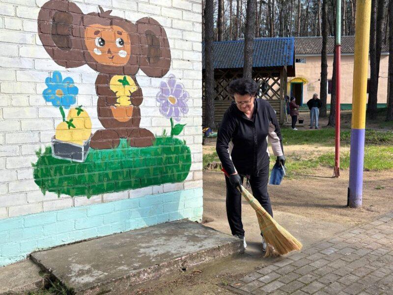 Труд на благо родной земли! На Несвижчине прошёл республиканский и районный субботник