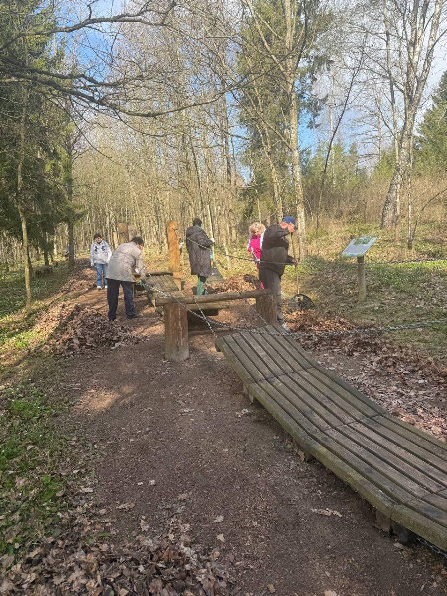 Труд на благо родной земли! На Несвижчине прошёл республиканский и районный субботник