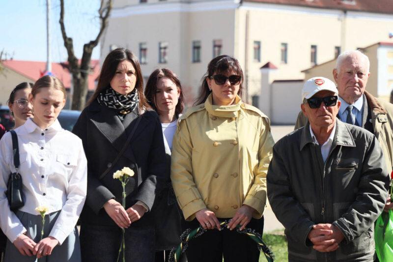 В Несвиже прошёл митинг, приуроченный ко Дню рождения Владимира Ленина. Фотофакт