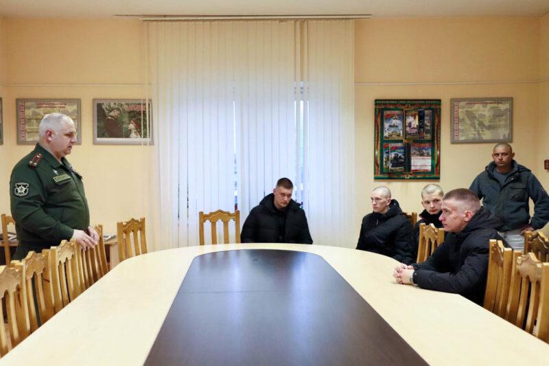 Новобранцы из Несвижского района отправились к местам прохождения воинской службы