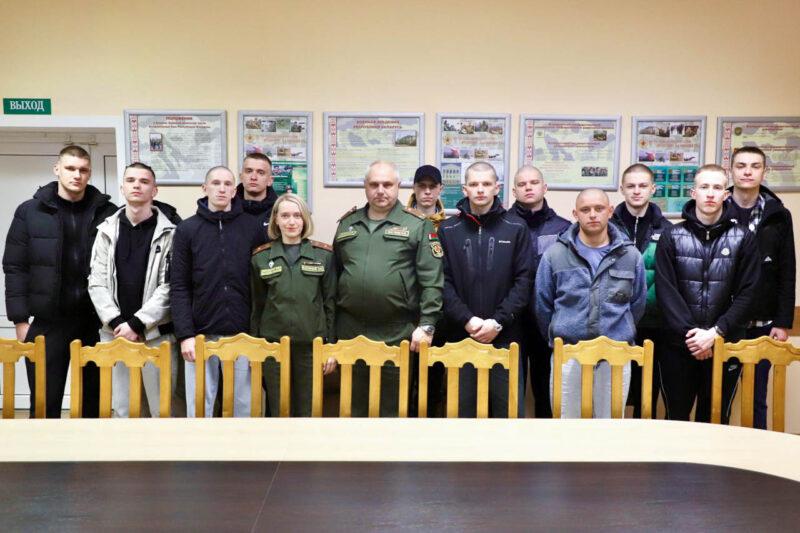 Новобранцы из Несвижского района отправились к местам прохождения воинской службы