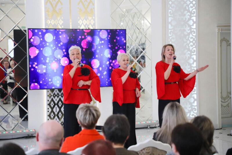 В РЦК наградили передовиков производства отрасли животноводства Несвижском района