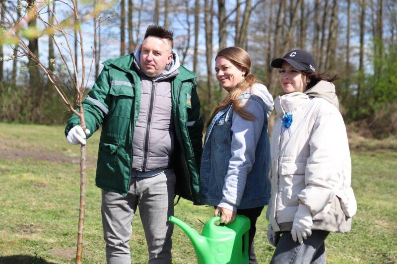 В Несвиже состоялась торжественная церемония открытия общественного пространства «Женщины ЖКХ — вместе»