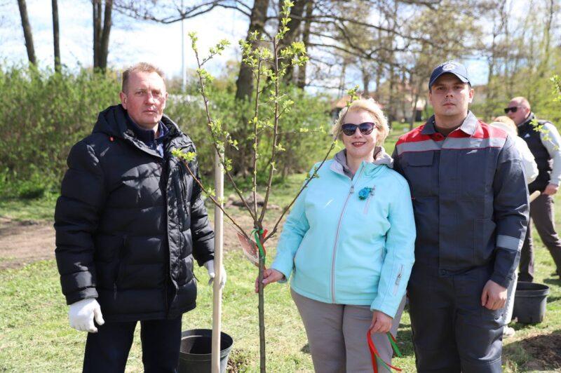 В Несвиже состоялась торжественная церемония открытия общественного пространства «Женщины ЖКХ — вместе»