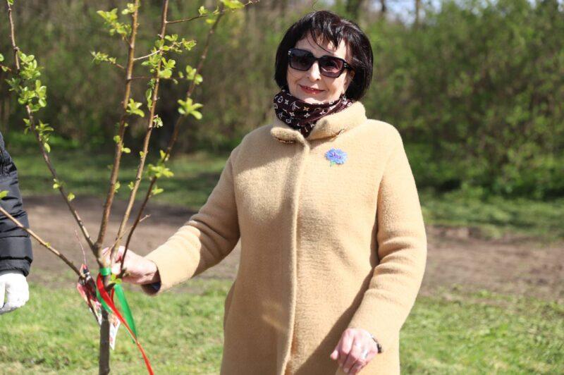 В Несвиже состоялась торжественная церемония открытия общественного пространства «Женщины ЖКХ — вместе»