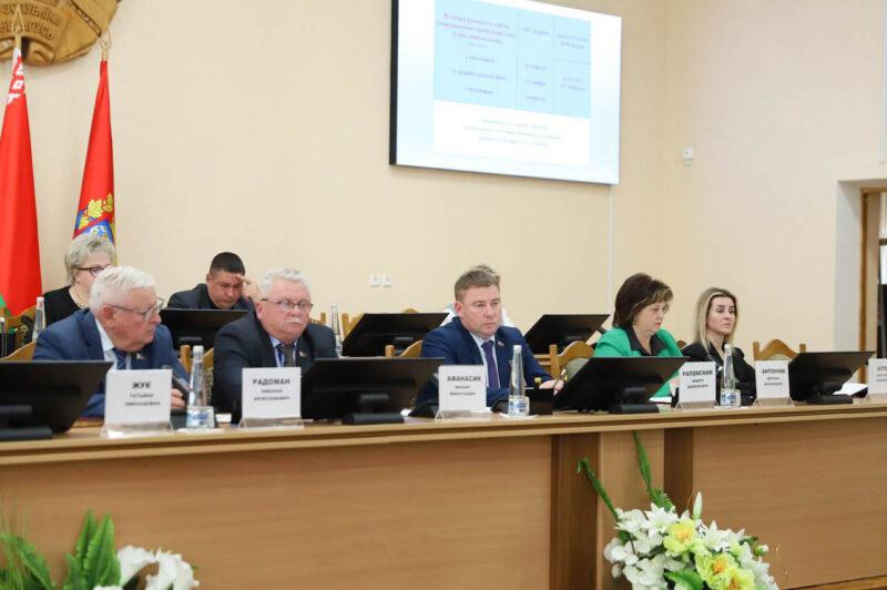 Работа с населением, проблемы ЖКХ и цифровизация: в Несвижском районе обсудили реализацию Директивы №2