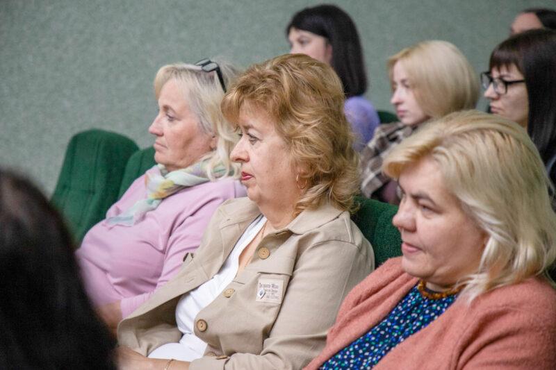«Ни один закон не принимается без обсуждения с народом». Состоялась встреча Елена Клишевич с трудовыми коллективами