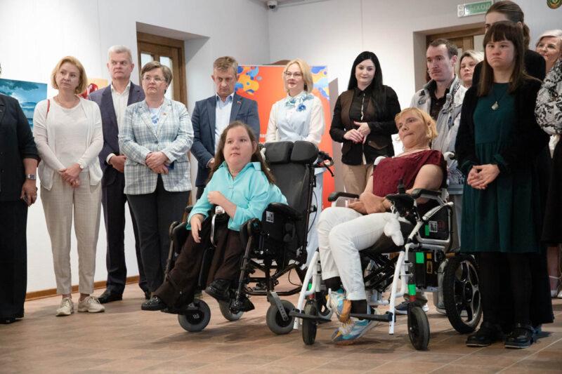В галерее «Мара» наградили победителей республиканского фестиваля «Творчество без границ»