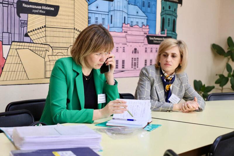 26 мая выпускники 11-х классов Несвижского района сдают централизованный экзамен. Фотофакт