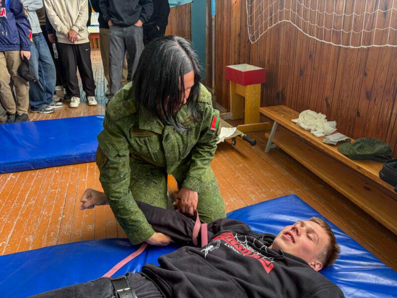 Несвижские школьники посетили воинские части Барановичского гарнизона