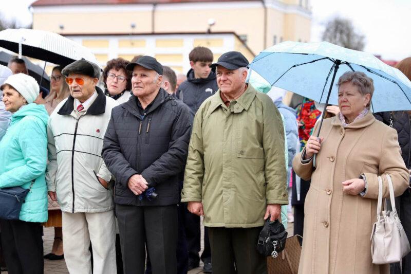 В Несвиже состоялось торжественное открытие обновленной Доски почёта