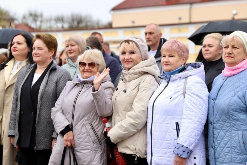 В Несвиже состоялось торжественное открытие обновленной Доски почёта