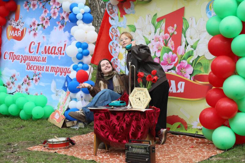 Спорт, ностальгия и Праздник труда: в Несвижском парке прошли гулянья, посвящённые Первомаю