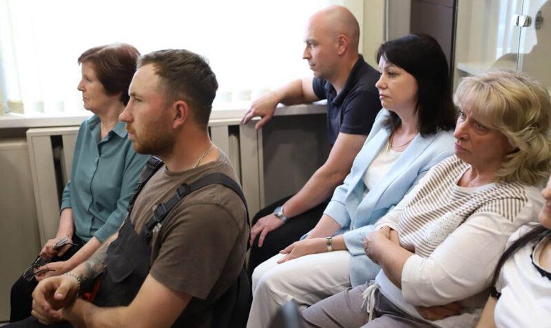 Председатель Несвижского райисполкома Андрей Ратомский обсудил с работниками ООО «ЭксБилд» кадровые вопросы и жилье