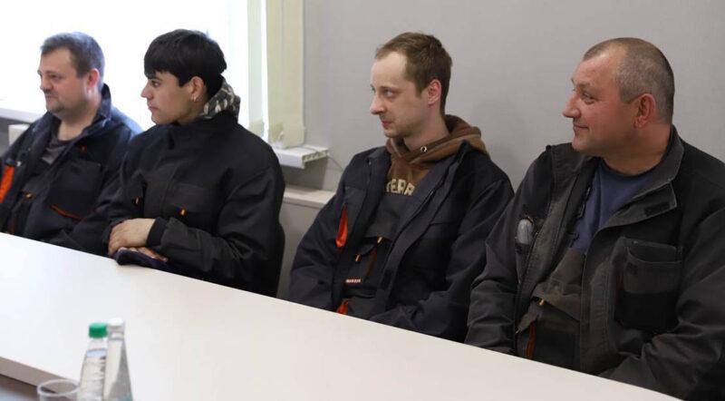 Председатель Несвижского райисполкома Андрей Ратомский обсудил с работниками ООО «ЭксБилд» кадровые вопросы и жилье