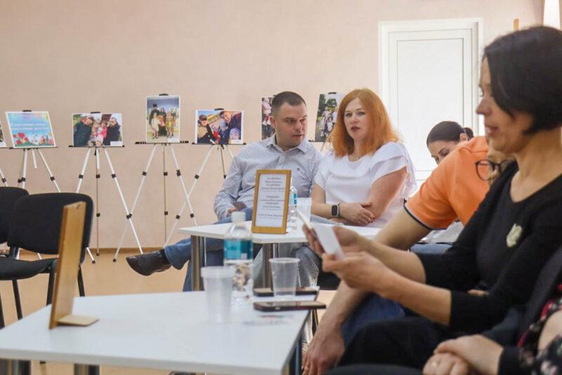 Как укрепить отношения и найти общий язык? Диалоговая площадка, посвященная Дню семьи, состоялась в Несвиже