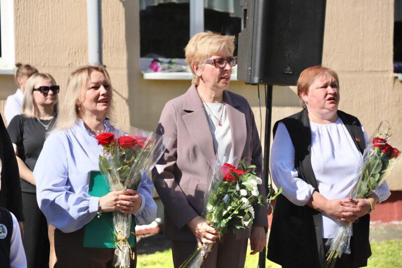 На Несвижчине прозвенел последний звонок для 190 одиннадцатиклассников и 467 учащихся 9-х классов