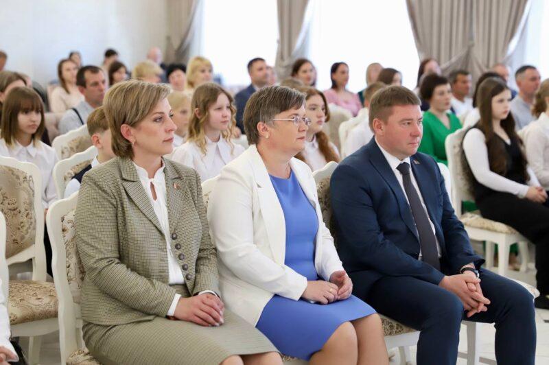 Талант, помноженный на труд: в Несвиже состоялась торжественная церемония чествования лучших учащихся района