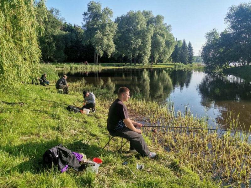 Конкурс среди учащихся школ «Клёвая рыбалка» прошёл в Несвижском парке