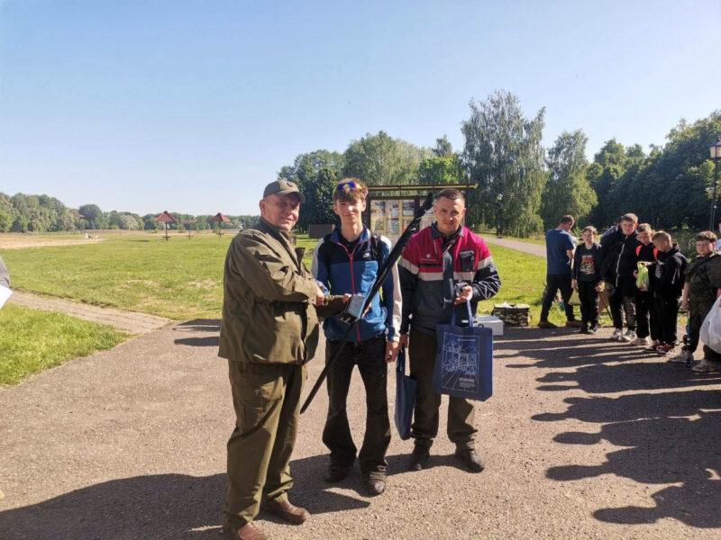 Конкурс среди учащихся школ «Клёвая рыбалка» прошёл в Несвижском парке