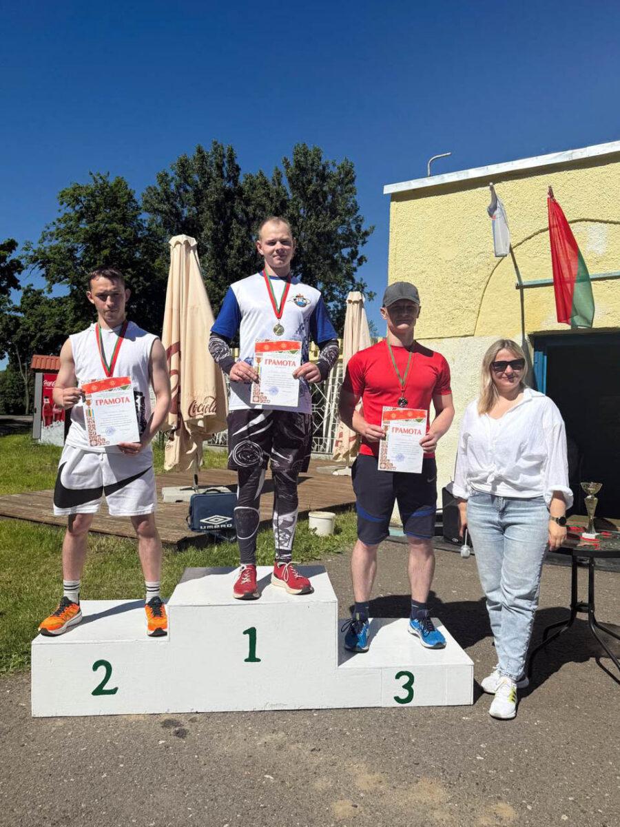 Навстречу здоровью и победам: состоялся чемпионат Несвижского района по легкоатлетическому кроссу