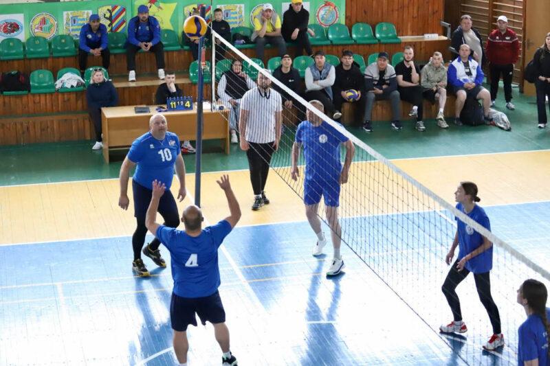 В Несвижском ФОКе прошла спартакиада среди руководителей и работников АПК района
