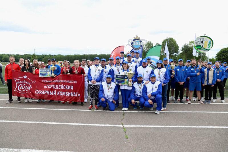 В Несвижском ФОКе прошла спартакиада среди руководителей и работников АПК района