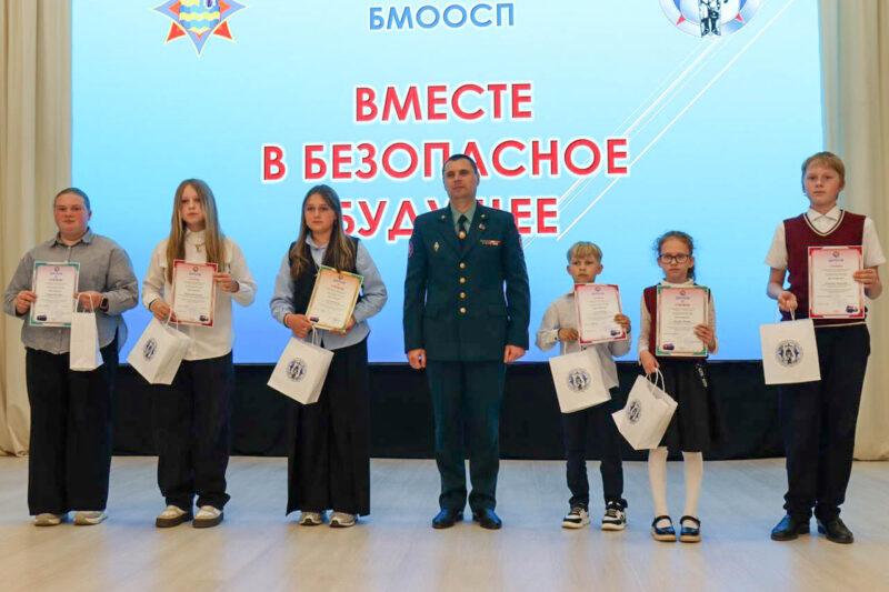 В центре детского творчества Несвижского района наградили лучших активистов БМООСП