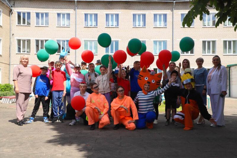 Солнце, подарки и аквагрим! В Городейской школе-интернате ярко отметили День защиты детей