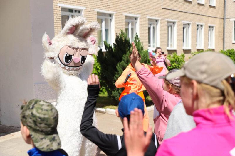 Солнце, подарки и аквагрим! В Городейской школе-интернате ярко отметили День защиты детей
