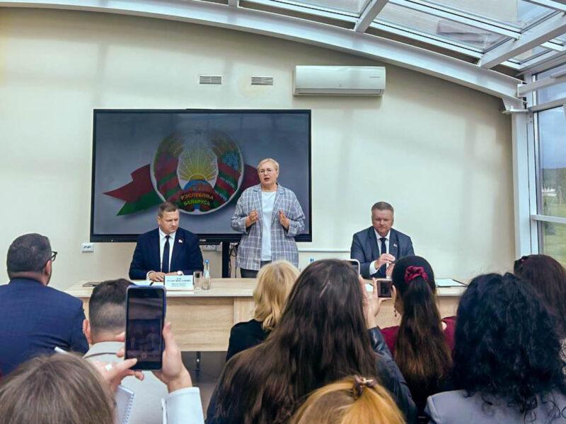 Блог-тур для журналистов «Центральный регион: новые горизонты» состоялся в Мядельском районе