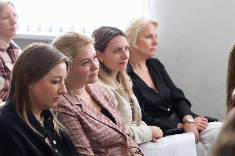 Память во имя будущего и векторы развития Несвижа: Андрей Ратомский встретился с трудовым коллективом «Далиомфарма»
