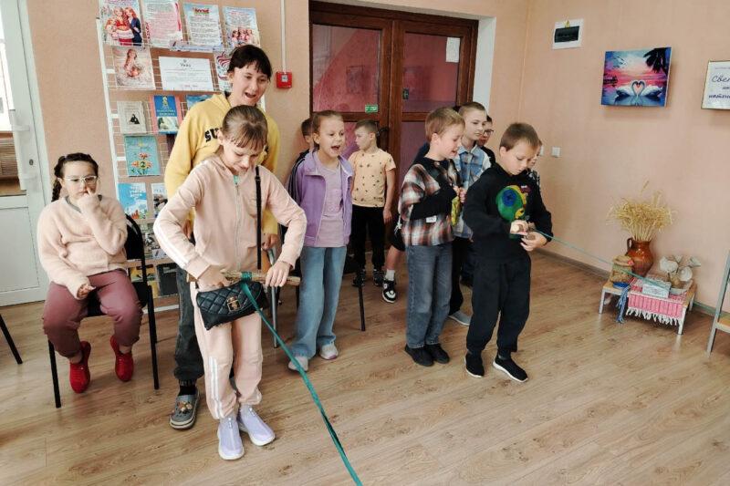 Спадчына продкаў у гульнях і быце: праект сельскіх бібліятэк