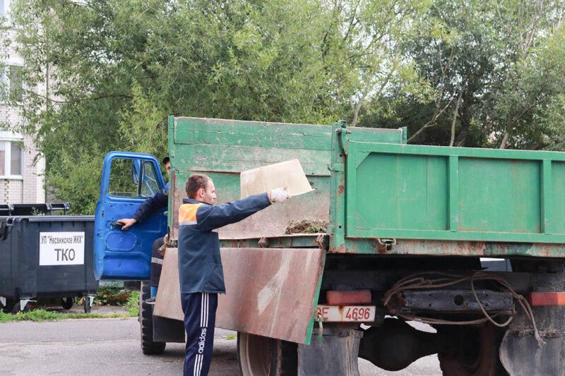 «ЖКХ и «Белая Русь» — ВМЕСТЕ!». Благоустройство и наведение порядка продолжается в Несвиже