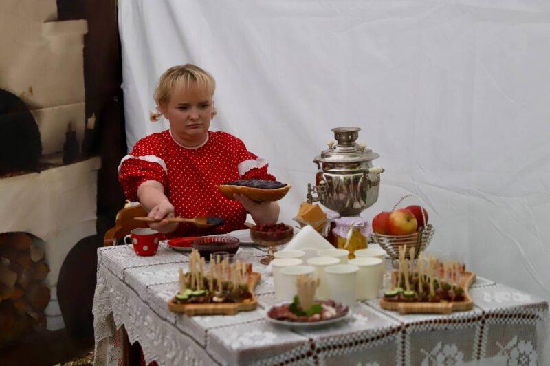 В Несвижском парке прошел V районный фестиваль гостеприимства «Гасціннасць па-радзівілаўску»